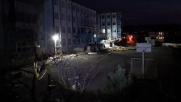 D&uuml;zce'de Şiddetli R&uuml;zgar Lisenin &Ccedil;atısını U&ccedil;urdu