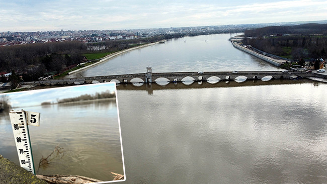 Edirne'de 'kırmızı alarm' sona erdi: Nehirlerin debileri d&uuml;ş&uuml;yor