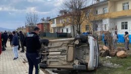 Elazığ'da Hafif Ticari Ara&ccedil; Şarampole Devrildi: 1 Yaralı