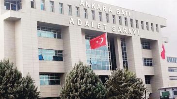Emanete Hıyanet… Hırsız Memur Altınları Aldı