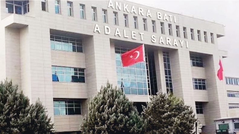 Emanete Hıyanet… Hırsız Memur Altınları Aldı