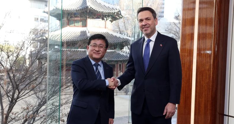 Enerji İşbirliği G&ouml;r&uuml;şmeleri Başladı! Bakan Bayraktar G&uuml;ney Koreli Mevkidaşıyla Bir Araya Geldi