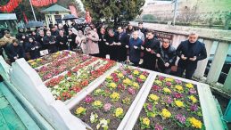 Erbakan Kabri Başında Anıldı