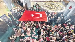 Eren B&uuml;lb&uuml;l, &Ccedil;ocukların Orucuyla Anıldı