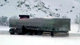 Erzincan-Erzurum Kara Yolunda Kaza: Tek Y&ouml;nl&uuml; Trafiğe Kapandı!