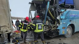Erzurum'da Zincirleme Kaza: 1 Kişi Hayatını Kaybetti, 4 Yaralı