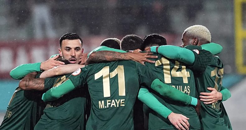 Esenler Erokspor, Ümraniyespor'u Geçti!