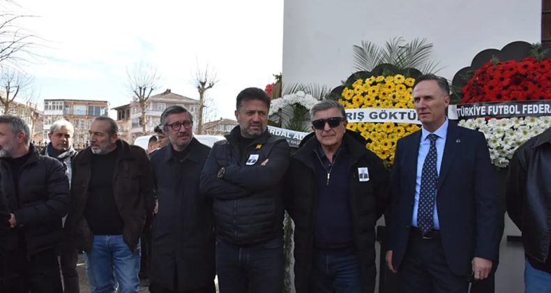 Eski milli futbolcu Tayfur Havutçu’nun vefat eden babası Sakarya’da toprağa verildi