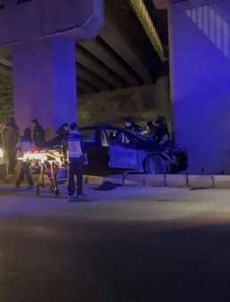 Eskişehir'de Otomobil Beton Bloka Çarptı: Yolcu Hayatını Kaybetti!