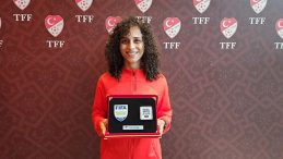 Esra Arıkboğa: "İnşallah yakın zamanda S&uuml;per Lig'de kadın bir hakemi sahada g&ouml;rebileceğiz"