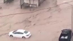 Evini Sel Suları Bastı: Ka&ccedil;arken Yaralandı!