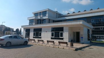 Evinin &Ouml;n&uuml;nde Silahlı Saldırıya Uğrayan Gen&ccedil; Hayatını Kaybetti