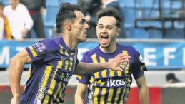 Ey&uuml;p 90+1'de G&uuml;lerek Ateşten &Ccedil;ıktı