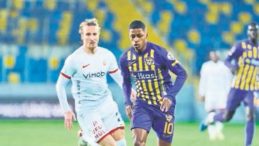 Ey&uuml;pspor'un Yeni Transferi Ma&ccedil;ta Fırtına Gibi Esti