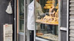 Ey&uuml;psultan'da Kuyumcuya Silahlı Soygun: Altınları Almadan Ka&ccedil;tılar