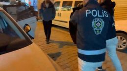 Fatih'te banka soyguncusu ka&ccedil;arken paraları yolda d&uuml;ş&uuml;rd&uuml;: &Ccedil;arptığı şahıs o anları anlattı!