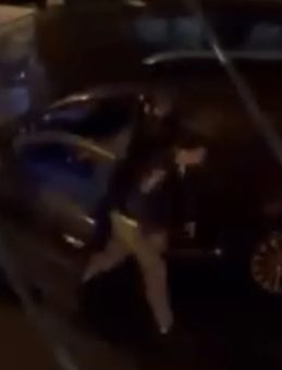 Fatih&rsquo;te Korkun&ccedil; Anlar: Kadın Zorla Araca Bindirilmeye &Ccedil;alışıldı!