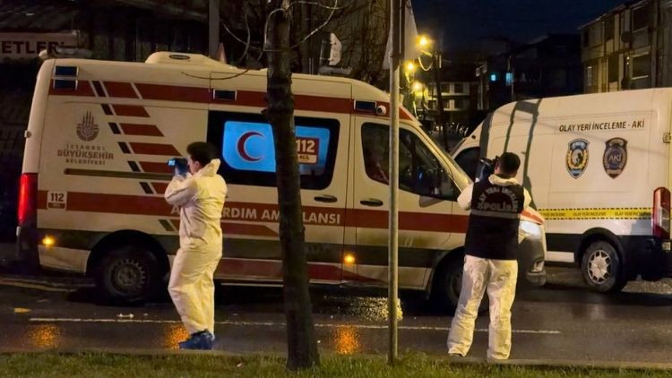 Feci olay&hellip; Tartıştığı eşini &ccedil;ocuklarının g&ouml;z&uuml; &ouml;n&uuml;nde &ouml;ld&uuml;rd&uuml;