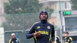 Fenerbah&ccedil;e, Gen&ccedil;lerbirliği Ma&ccedil;ına Hazır! Sidiki Cherif Sahaya &Ccedil;ıktı…