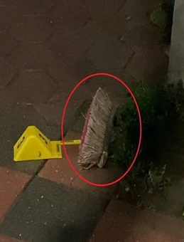 Fır&ccedil;a Sapıyla Şiddete Uğrayan Adam Hayati Tehlike ile Karşı Karşıya: İki Kişi G&ouml;zaltında!