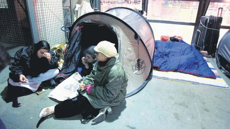 Fransa'da Milyonlarca Kişi K&ouml;t&uuml; Barınma Koşullarında Yaşıyor