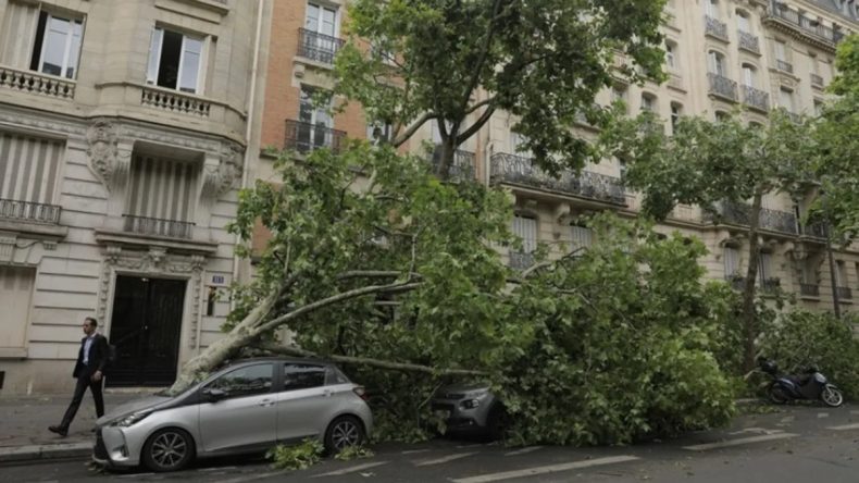 Fransa&rsquo;da Nils Fırtınası Sebebiyle 3 Kişi Hayatını Kaybetti