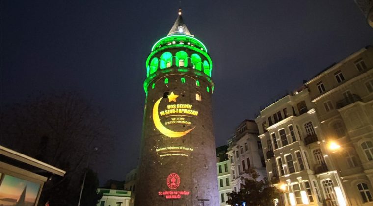 Galata Kulesi'nde Ramazan Aydınlatması