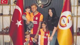 Galatasaray'a &Ouml;zel Fotoğraf&ccedil;ıyla Transfer!