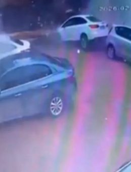 Gaziantep'te b&uuml;y&uuml;k tehlike atlatıldı! Korkun&ccedil; anlar kamera kaydında