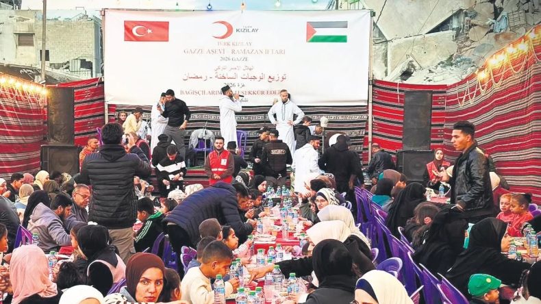 Gazze iftarlarında T&uuml;rk bayraklarının coşkusu