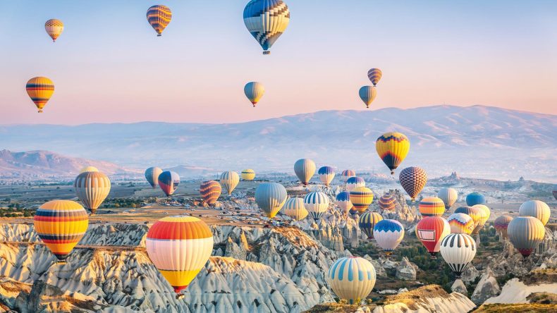 Ge&ccedil;en yıl Kapadokya'da 754 Bin Kişi Balonla U&ccedil;tu