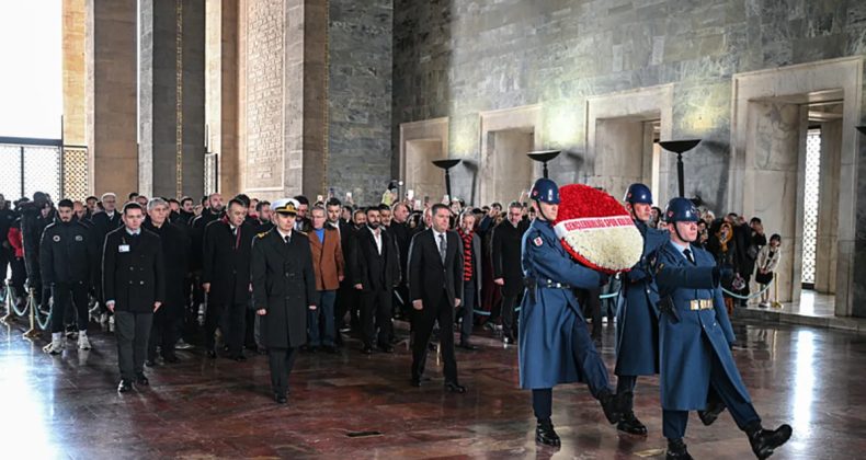 Gen&ccedil;lerbirliği Y&ouml;netimi Anıtkabir'i Ziyaret Etti!