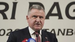 Gen&ccedil;lik ve Spor Bakanı Osman Aşkın Bak'tan Gen&ccedil;lere Spor &Ccedil;ağrısı!