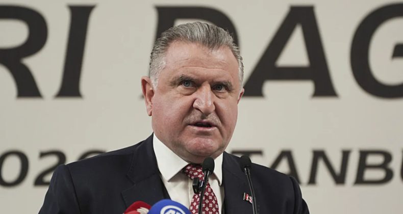 Gen&ccedil;lik ve Spor Bakanı Osman Aşkın Bak'tan Gen&ccedil;lere Spor &Ccedil;ağrısı!