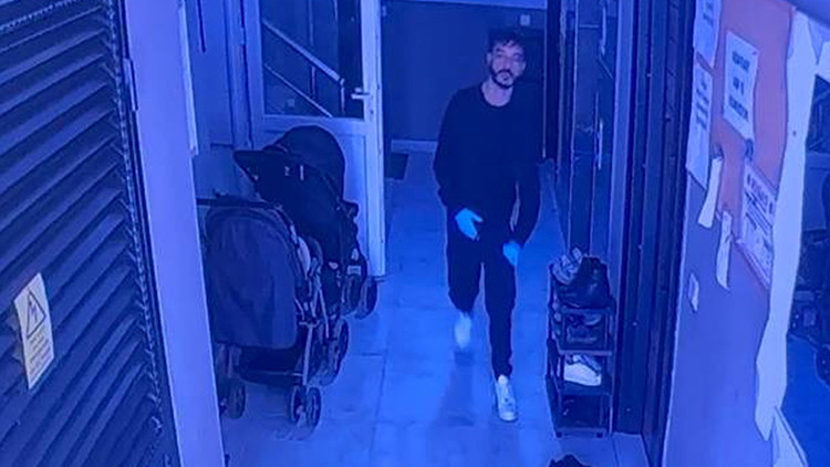 G&ouml;z&uuml; D&ouml;nm&uuml;ş Koca Kameraya Yansıdı: 7 Aylık Hamile Eşine Kurşun Yağdırdı ve Ka&ccedil;tı