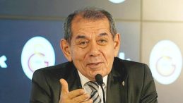 G.Saray Başkanı Dursun &Ouml;zbek, Transfer Eleştirilerine Sert Yanıt Verdi: Şeker Alıyor Muyuz!