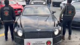 G&uuml;mr&uuml;kte Usuls&uuml;z Ge&ccedil;irilen 65 L&uuml;ks Ara&ccedil; Ele Ge&ccedil;irildi: 22 G&ouml;zaltı