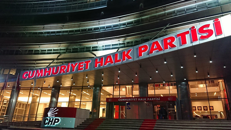 G&uuml;ncel Haber: CHP'nin Kurultay Davası 1 Nisan'a Alındı