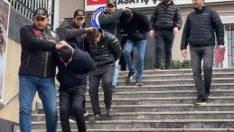 G&uuml;ng&ouml;ren'de G&uuml;nd&uuml;z Vakti 1 Milyon 700 Bin Lirayı &Ccedil;alıp Ka&ccedil;tılar! O Anlar Kameralara Yansıdı