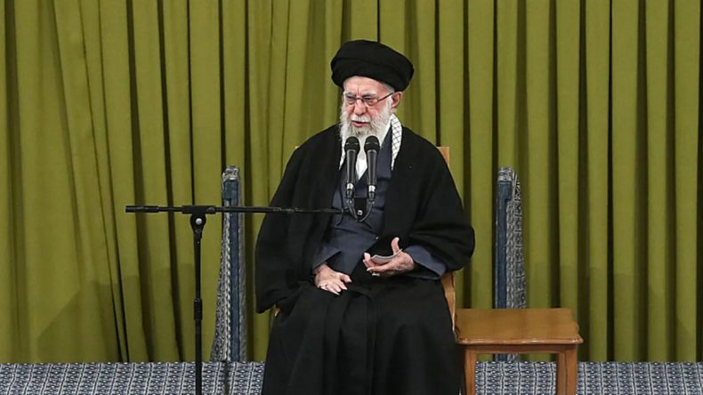 Hamaney: D&uuml;şmanlar Hayal Kırıklığına Uğradı!