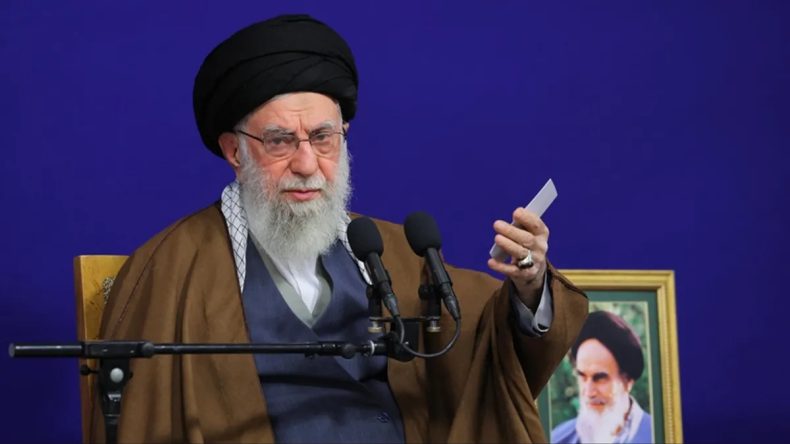 Hamaney’den ABD’nin tehditlerine yanıt: Eğer bir savaş başlatırlarsa…