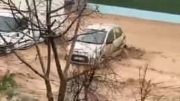 Hatay'da Şiddetli Yağış Sele Yol A&ccedil;tı; Mahsur Kalanlar Kurtarıldı