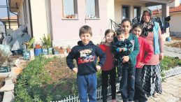 Hatay&rsquo;da Yeni K&ouml;y Evine Yerleşen Depremzede Bilici Ailesi: Devletimiz Hızır Gibi Yetişti