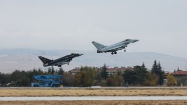 Hava Kuvvetleri Komutanlığı'na Bağlı U&ccedil;aklar Karadeniz &Uuml;zerinde Eğitim U&ccedil;uşu Ger&ccedil;ekleştirdi