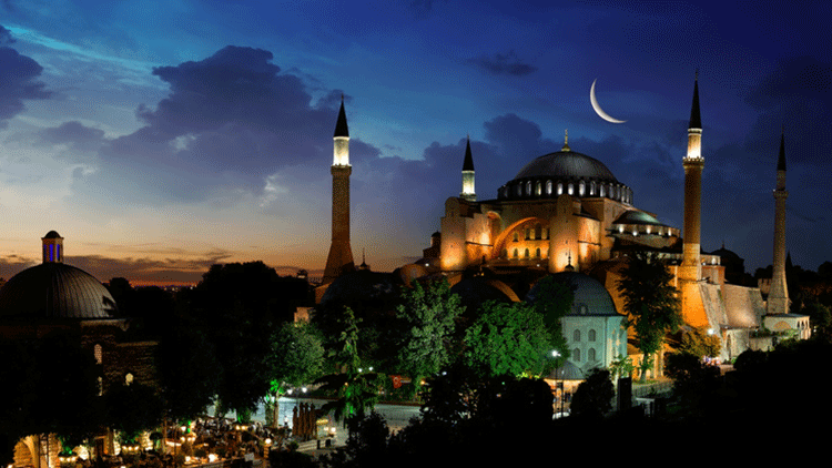 Hayatınızın Yeni Asistanı H&uuml;rriyet Super App, Ramazan Ayında Yanınızdadır | Aylık İmsakiye, Namaz Vakitleri, Ezan Bildirimleri ile 'Kıble ve Kur'an' &Ouml;zelliği Tek Uygulamada