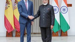 Hindistan Başbakanı Modi İspanyol Mevkidaşıyla Bir Araya Geldi