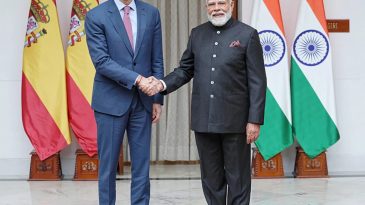 Hindistan Başbakanı Modi İspanyol Mevkidaşıyla Bir Araya Geldi