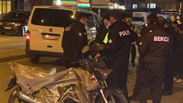 İki motosiklet &ccedil;arpıştı&hellip; 1'i hamile 2 yaralı