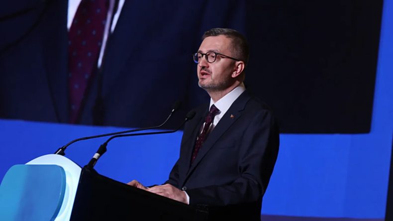 İletişim Başkanı Burhanettin Duran, 17. El Cezire Forumunda Konuştu: Savaşlar Artık Algı Y&ouml;netimi Aracılığıyla Y&uuml;r&uuml;t&uuml;l&uuml;yor