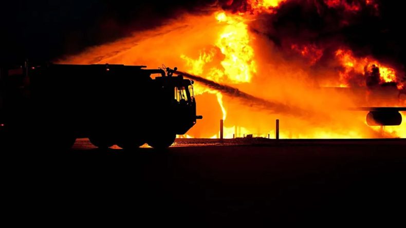 Irak&rsquo;ta Petrol Rafinerisinde Yangın: Can Kayıpları ve Yaralılar Rapor Edildi